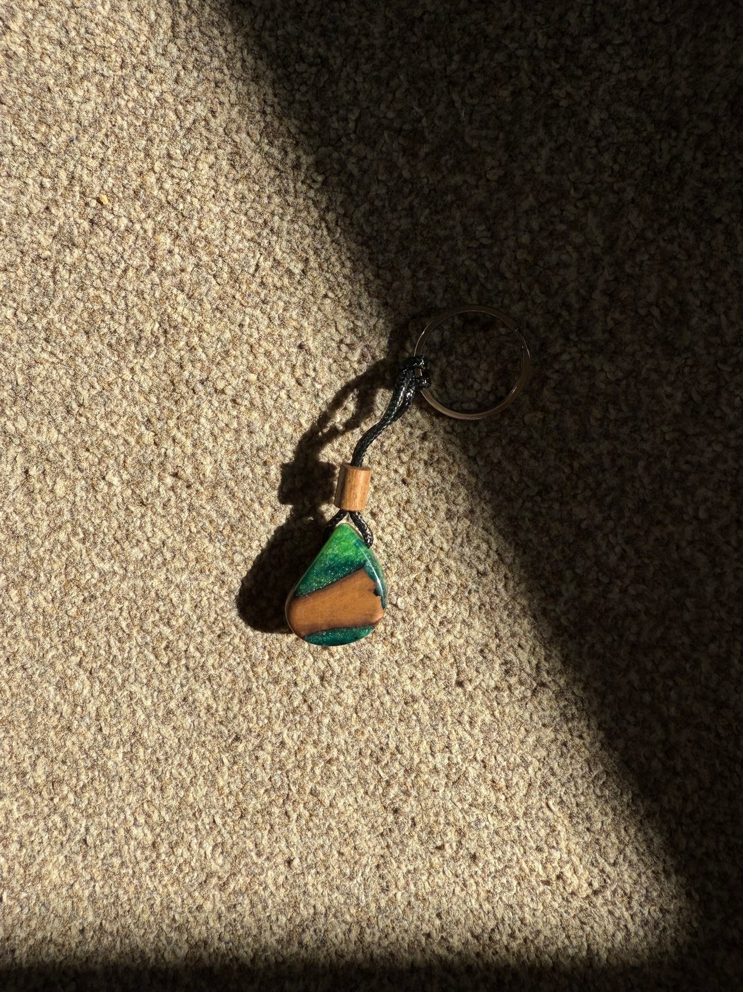 Handmade Epoxy Keyring - Green Design by Timberflow